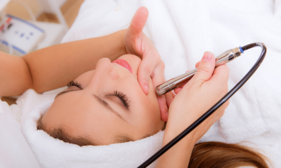 Medikal Cilt Bakımı Evde Yapılan Bakımlardan Neden Farklıdır?