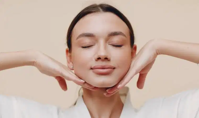 Yüz Yogası Gerçekten İşe Yarıyor mu? Uzman Görüşüyle Değerlendirme