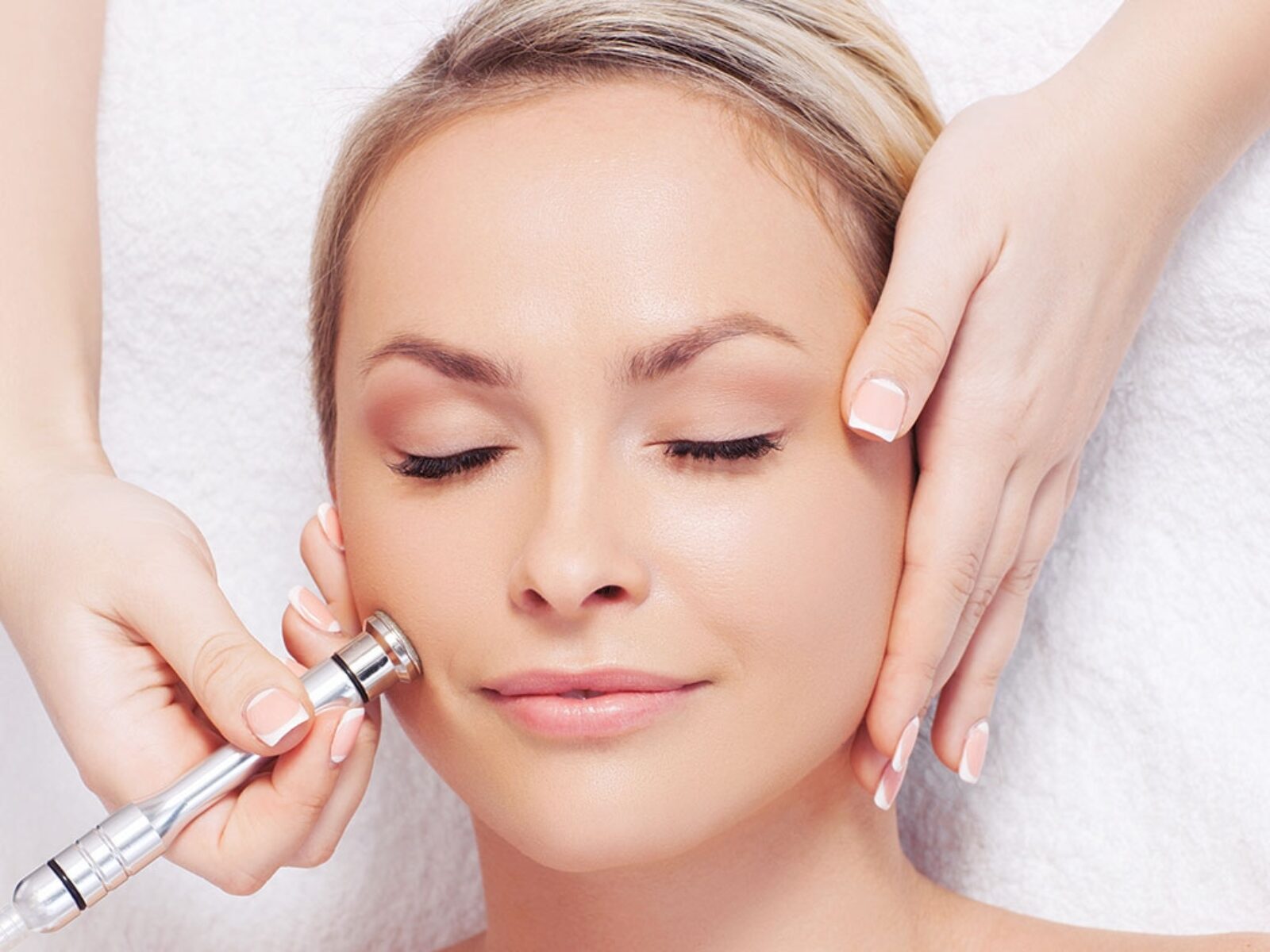 İlk Botox&rsquo;un Psikolojik Etkileri: Ayna Karşısında Yeni Sen