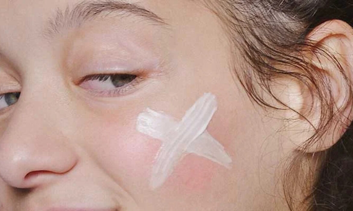 Cilt Bariyeri Neden Bozulur? G&ouml;r&uuml;nmeyen Hasarın Ger&ccedil;ek Sebepleri