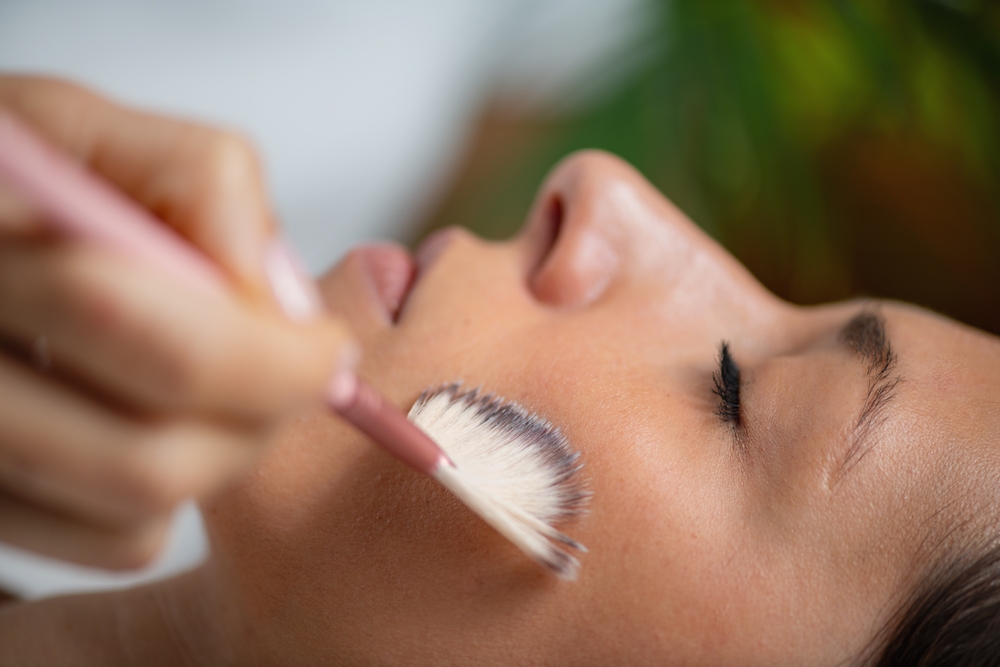 Kimyasal Peeling Nedir? Cilt Yenilenmesini Hızlandıran Profesyonel Uygulama
